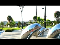 Γλυπτό από ανοξείδωτο χάλυβα