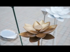 Γλυπτό από ανοξείδωτο χάλυβα