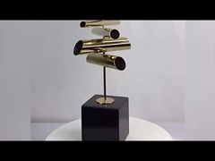 Γλυπτό από ανοξείδωτο χάλυβα