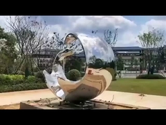 Γλυπτό από ανοξείδωτο χάλυβα